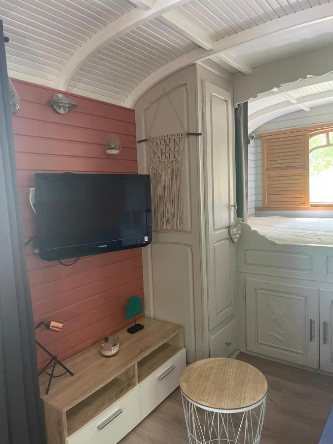בית הארחה Le Soler 	Roulotte En Bois Sud France מראה חיצוני תמונה